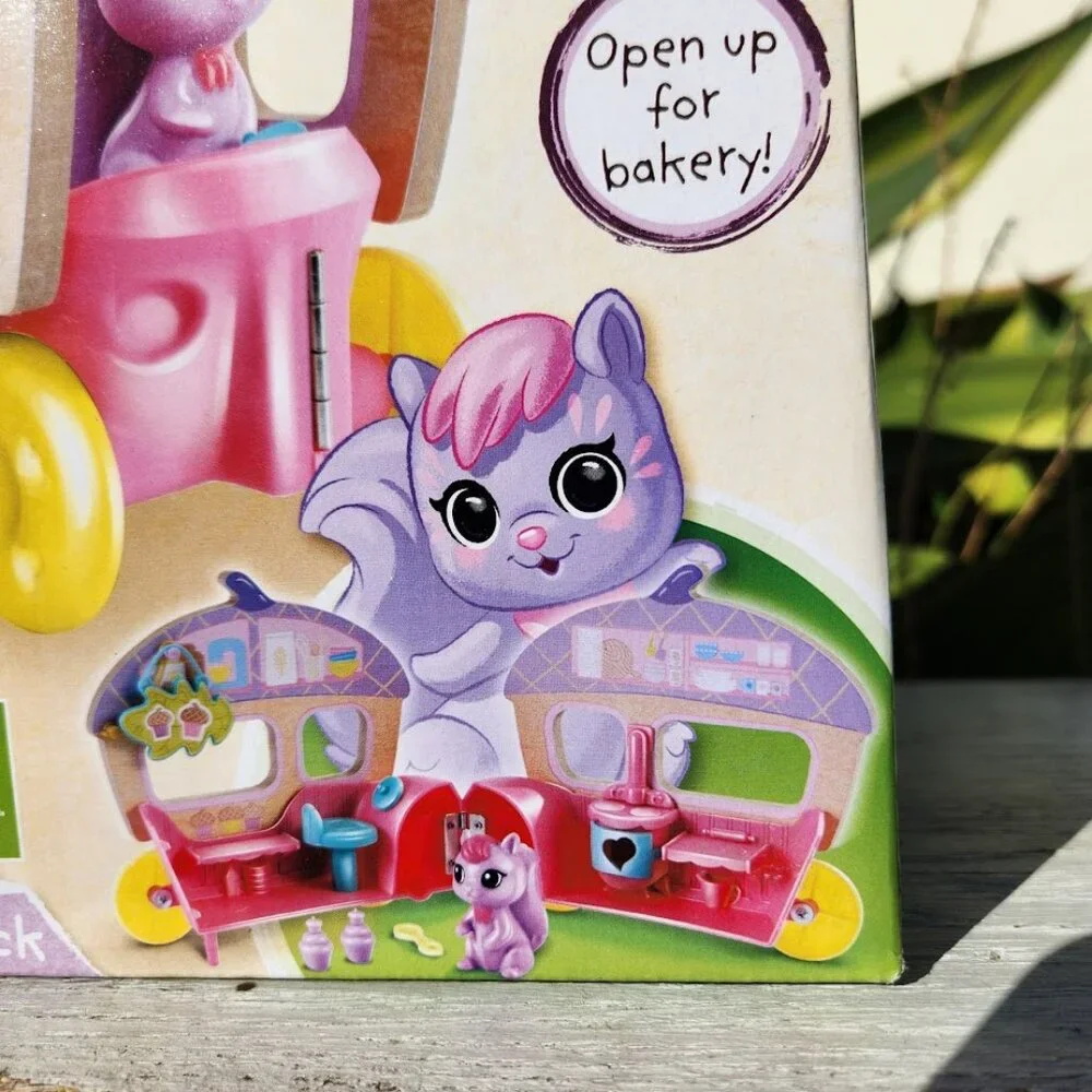 NEW KidKraft Squirrel Wooden Food Truck Doll Figure Bakery Montessori Play Set